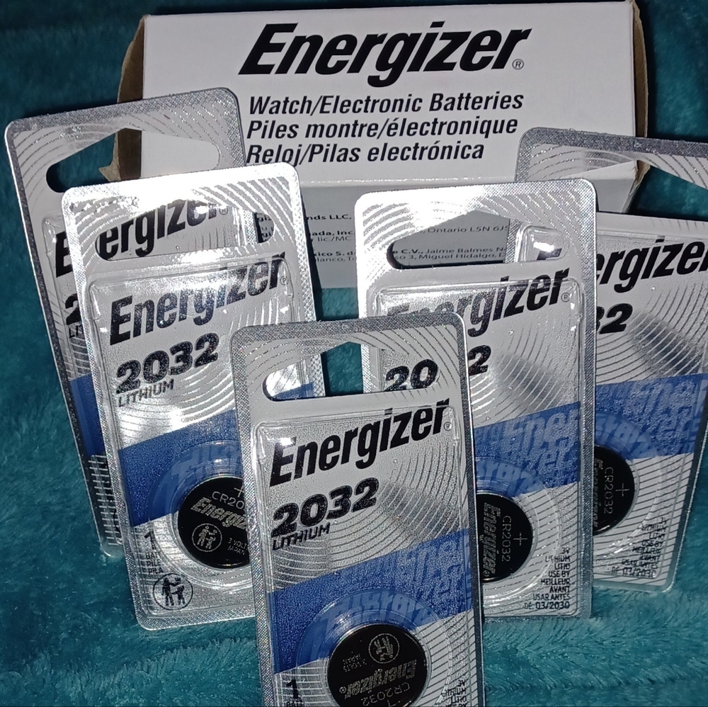 Lot of 5 Energizer Lithium Batteries Watches Etc